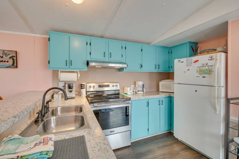 Walk to Shore: Myrtle Beach House w/ Private Deck! — photo 3