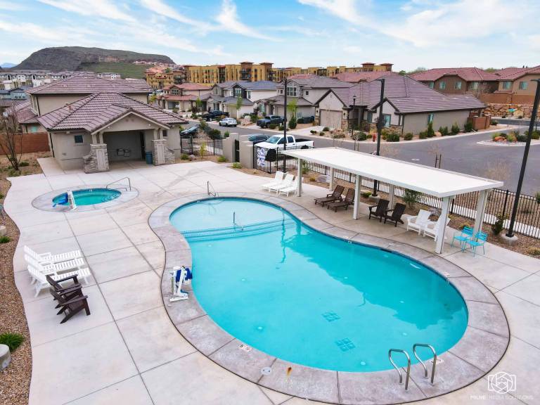 Fully equipped house with pool, hot tub & grill | Dogs allowed — photo 2