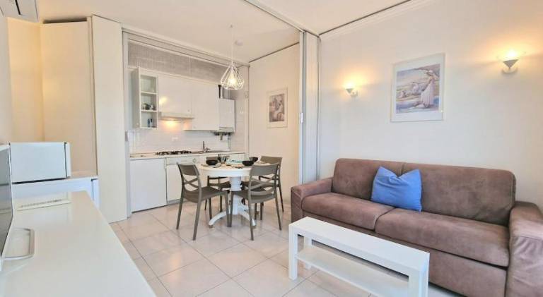 Rental apartment with pool — photo 2