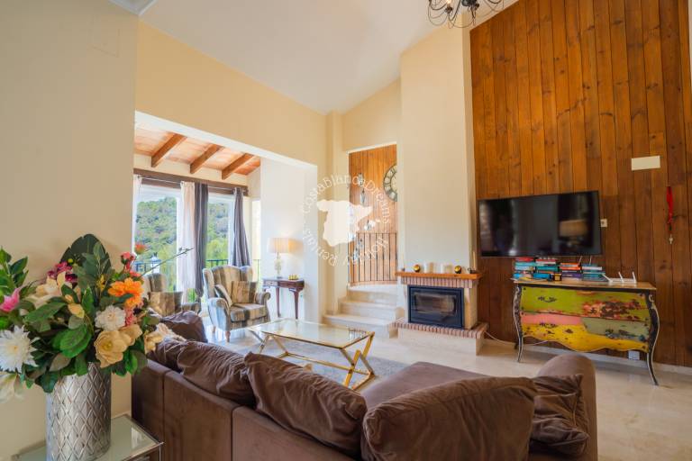 Fully equipped beautiful villa with terrace, BBQ & pool | Pets allowed — photo 4