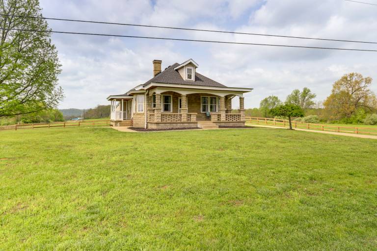 Beautiful Restored Historic Home Near Rabbit Hash — photo 3