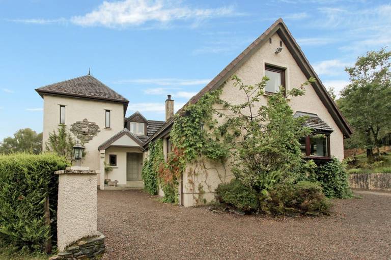 Child-friendly pleasant lodge | Beach view | Pets are welcome in Acharacle