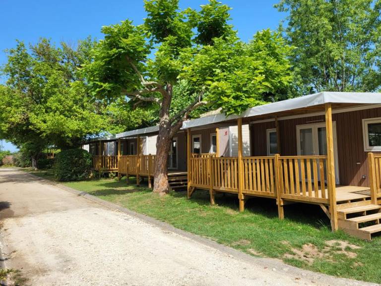 Pleasant mobile home with patio | Pets are welcome — photo 4