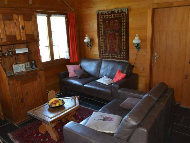 Ferienwohnung mit Hund in Gstaad für max. 4 Personen Ferienwohnung mit Hund in Gstaad für max. 4 Personen