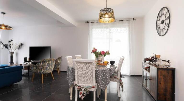 House with heated pool, garden & terrace — photo 3