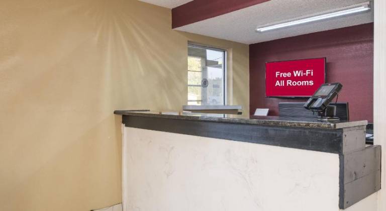 Red Roof Inn Acworth - Emerson/ LakePoint South — photo 5