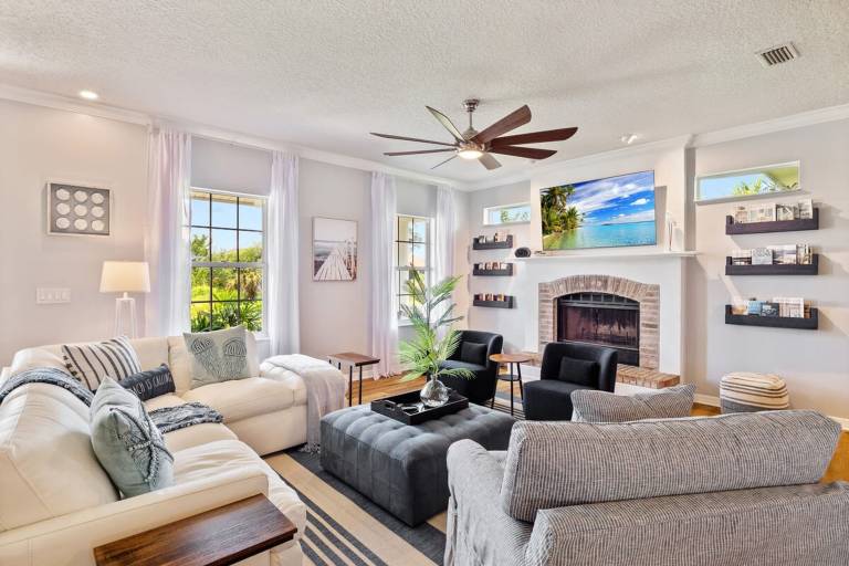 Beach Cottage 3 Bed 2 Bath Heated Pool Free Golf Cart bring your Boat RV Private 1AC lot — photo 5