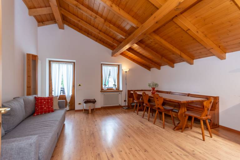 Rental apartment with yard — photo 4