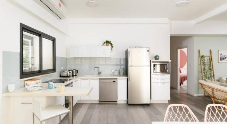 Fresh Design 2BR in City Center by FeelHome — photo 5