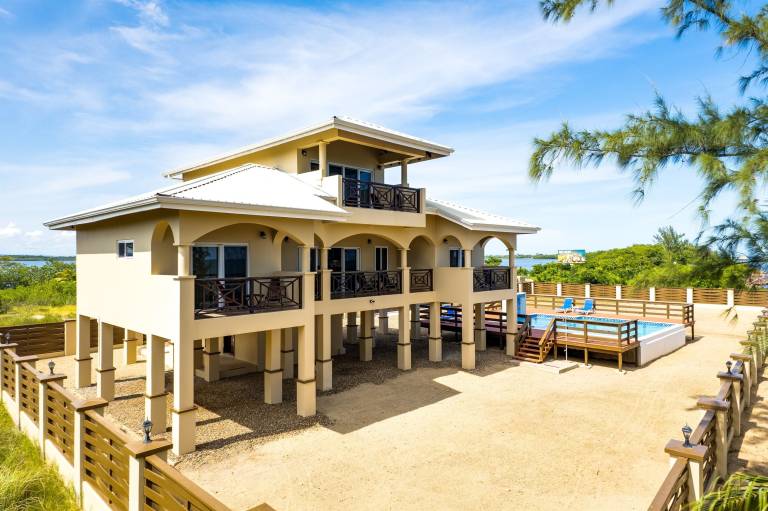 Villa Plantation