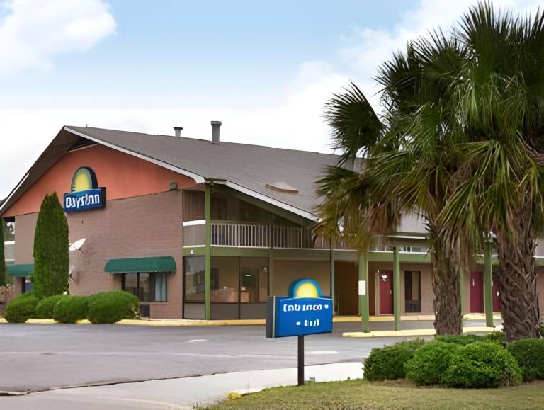 Days Inn by Wyndham Columbia NE Fort Jackson in Columbia, GA