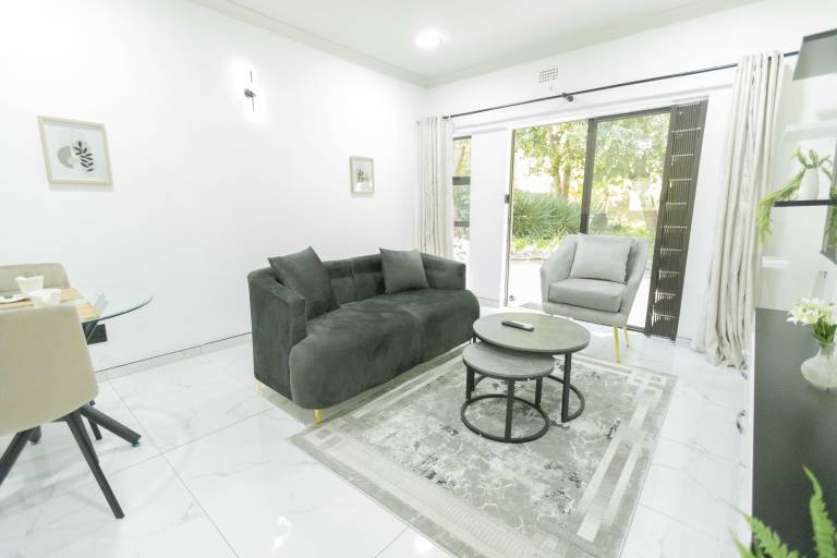Stylish 1BDR Garden Oasis with Pool Randburg