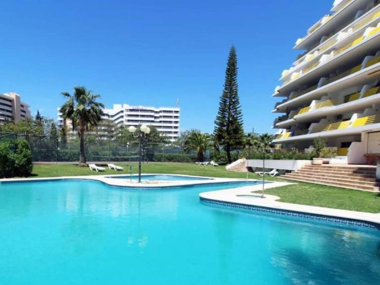 Holiday apartment with pool — photo 4