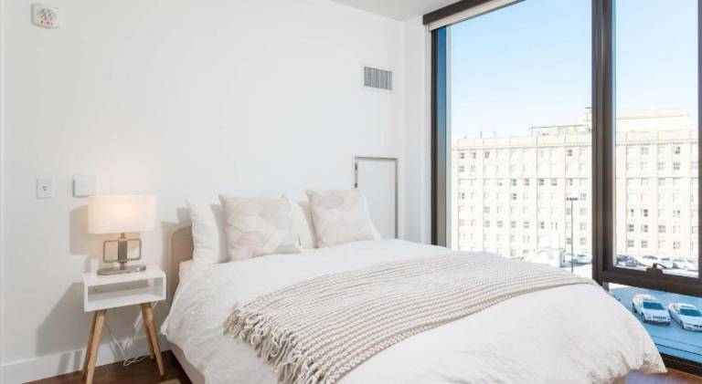Upscale Penthouse with Gym Parking near MGH TUFTS in Boston, MA