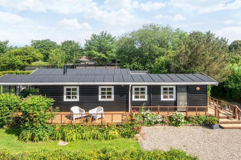 Fully equipped lovely vacation home with sauna, terrace & garden | Pets are welcome — photo 3
