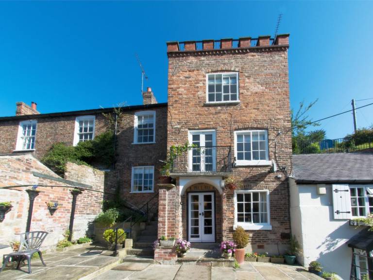 Cottage with garden & patio in Harrogate