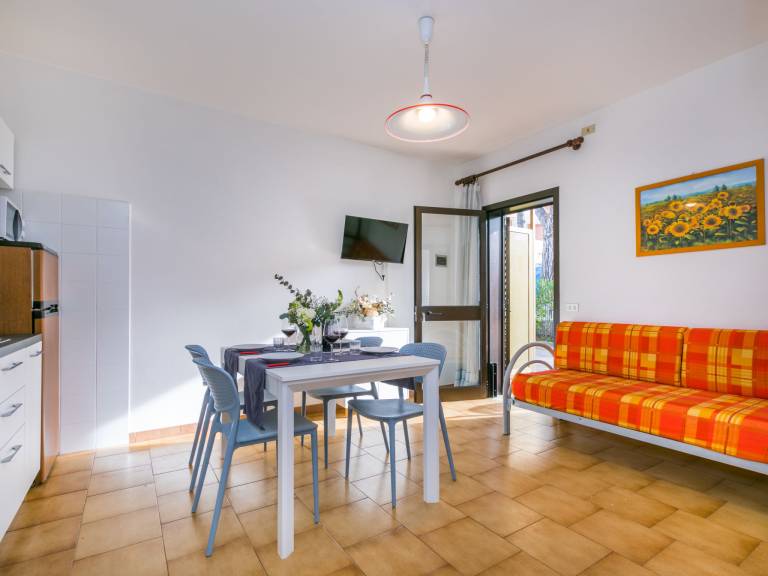 Holiday apartment with terrace — photo 5