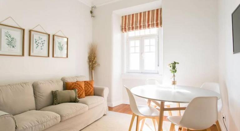 Holiday apartment | Near Monastery of São Vicente de Fora | Good for workation in Lisbon