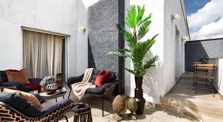 Rental apartment with terrace | Close to Stavropoleos Monastery | Suitable for remote work | Pets are welcome — photo 3