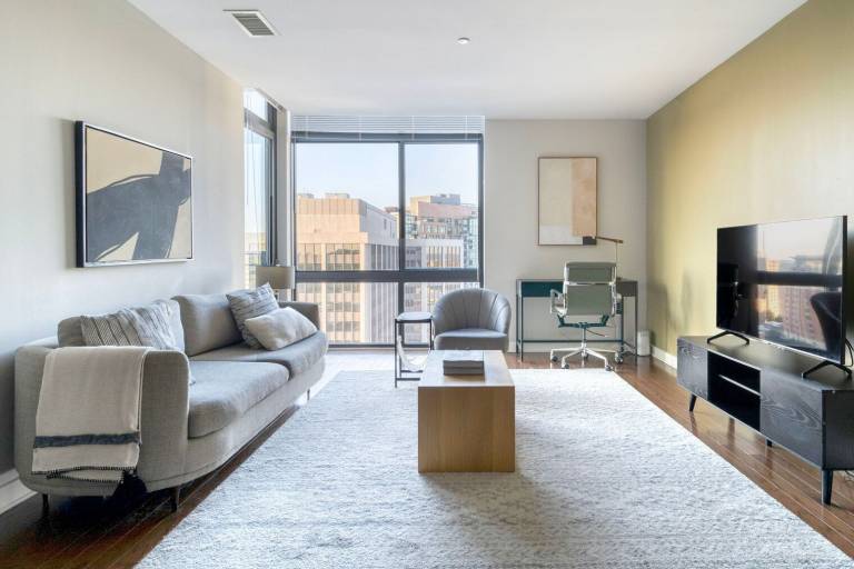 Apartment  Chevy Chase