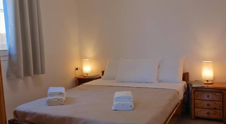 Holiday apartment with garden in Lemnos