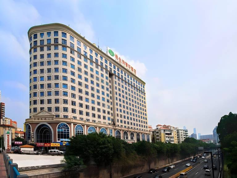 Vienna Classic Hotel Guangzhou Shaheding Metro Station in Guangzhou