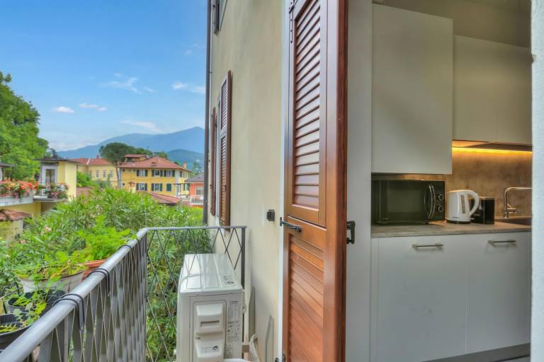 Family-oriented charming rental apartment with patio | Mountain view | Pet-friendly — photo 2