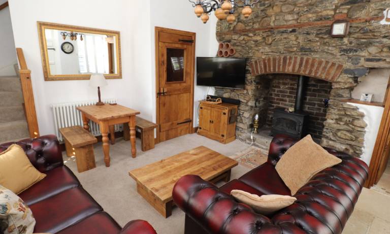 Cottage with barbeque & garden — photo 4
