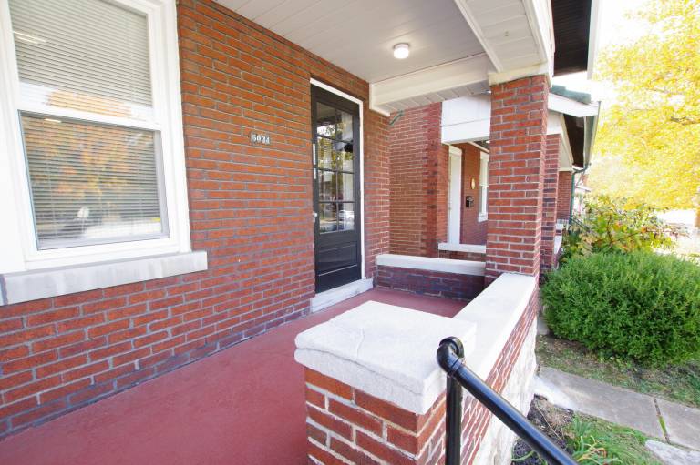 Holiday apartment with yard, patio & private pool — photo 2
