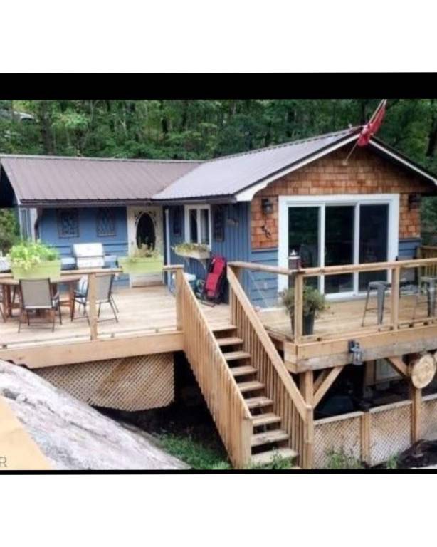 Cottage Lakefield