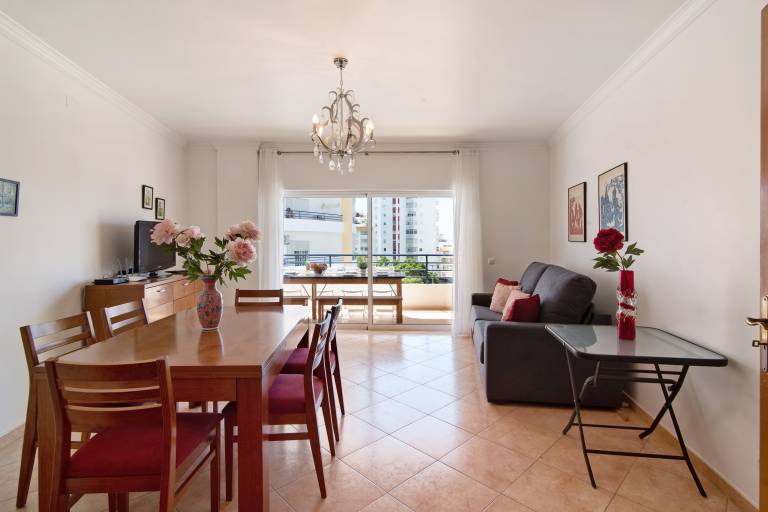 Apartment 'Quarteira Beach Ii' with Balcony, Wi-Fi and Air Conditioning — photo 2