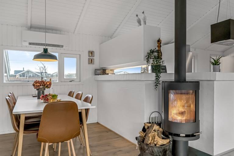 Family-oriented vacation home with sauna, terrace & private pool | Close to the beach | Pets are welcome — photo 4