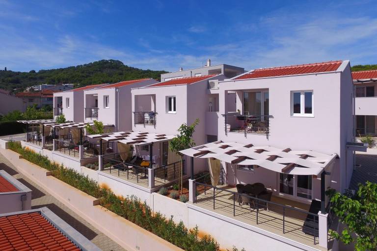 Children-friendly holiday apartment with yard & pool | Sea view | Dogs allowed — photo 2