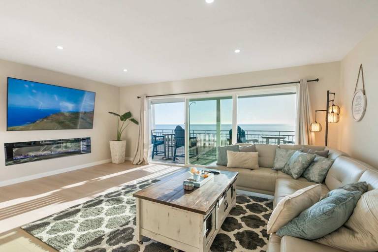 Family-friendly vacation home with yard & BBQ | Sea view | Next to the beach | Pets allowed — photo 2