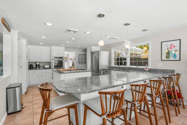 Family-oriented lovely vacation home with garden, hot tub & barbeque | Good for workation | Pets allowed — photo 2