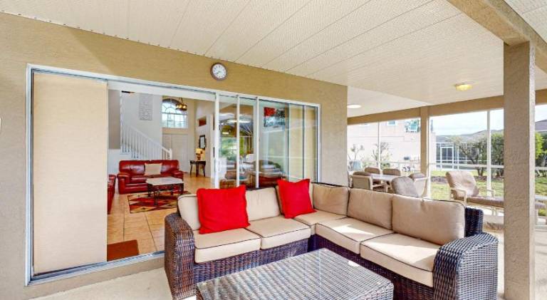 Vacation home with pool | Pet-friendly — photo 5