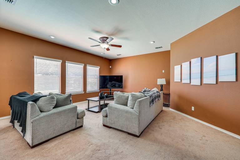Private Theater & Pool: Spacious Mission Home — photo 5