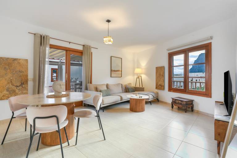 Vacation Apartment 'Con Gran Terraza Y Vistas' with Balcony, Wi-Fi and Air Conditioning — photo 2