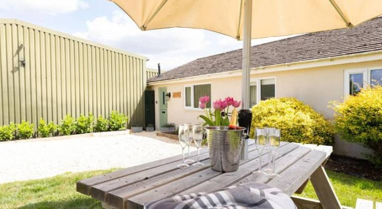 Vacation home with garden — photo 4