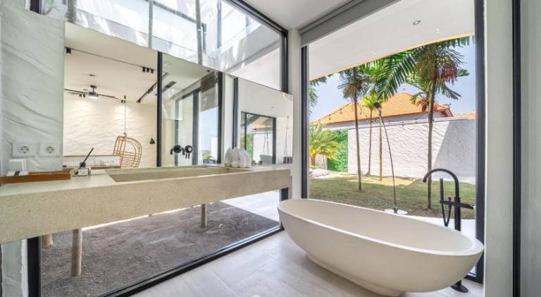 Villa with pool — photo 2