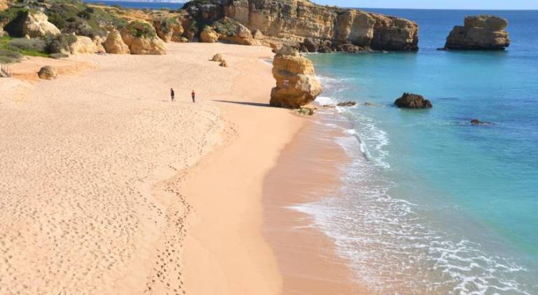 Apartment with patio, pool & yard in Albufeira