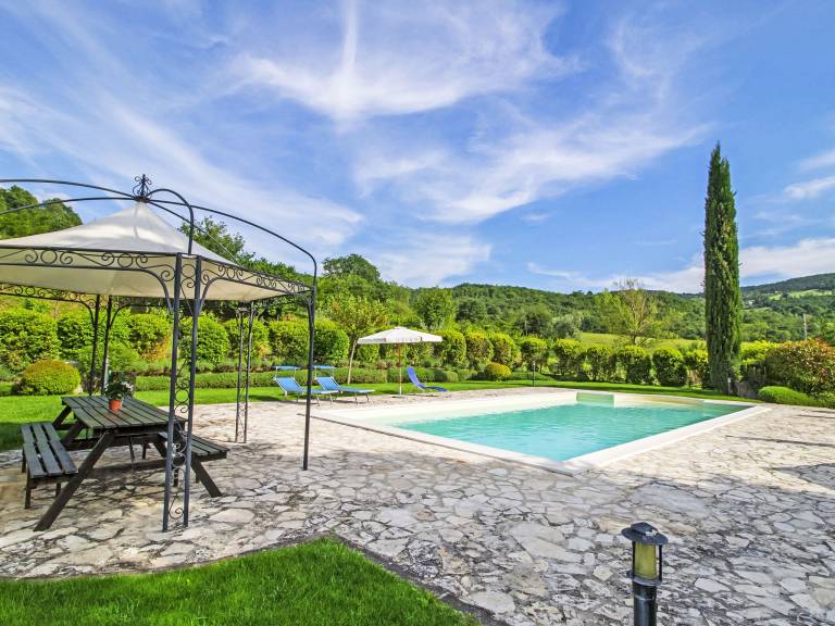 Vacation home with terrace, private pool & barbeque — photo 3