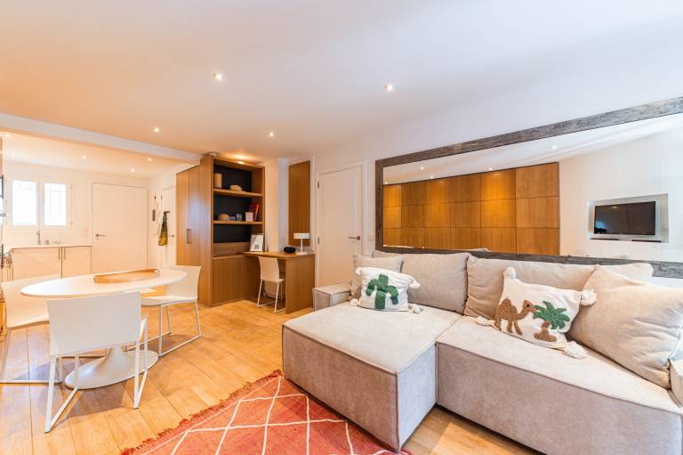 Bleu Indigo T2 Pool Klimaanlage Parkplatz Zentrum