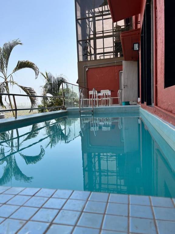 Villa Royal Palms Estate