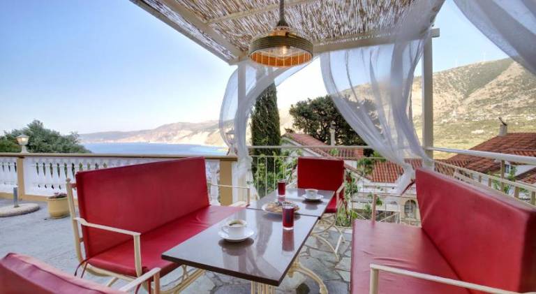 Villa with 2 rooms for 6 persons in Kefalonia