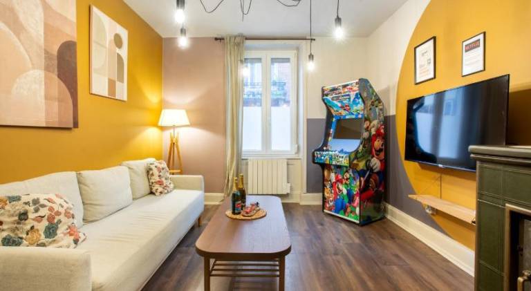 Zenora Loft Hot Tub & Arcade in Downtown in Sausheim