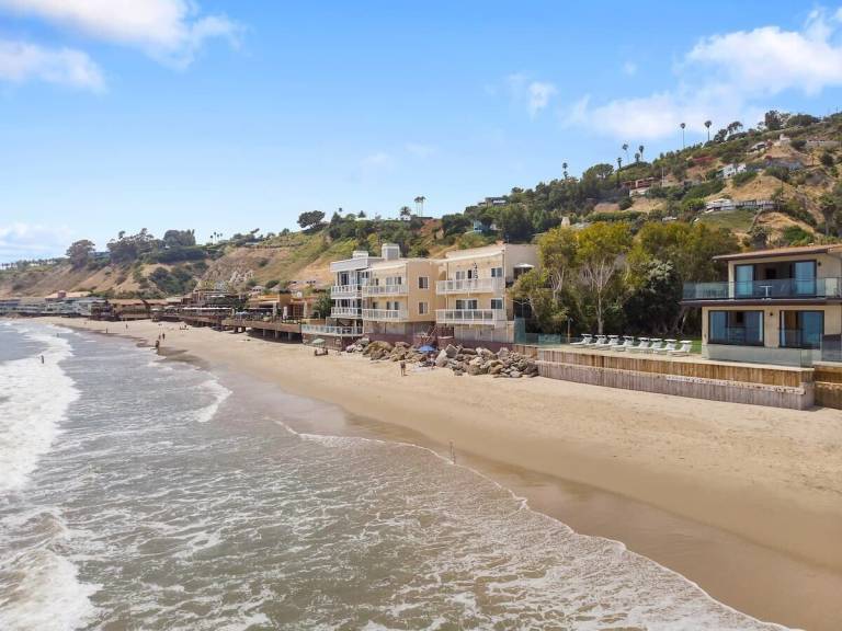 Apartment  Eastern Malibu