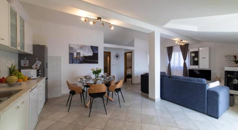 Nice apartment with terrace, jacuzzi & garden | Pets are welcome — photo 3