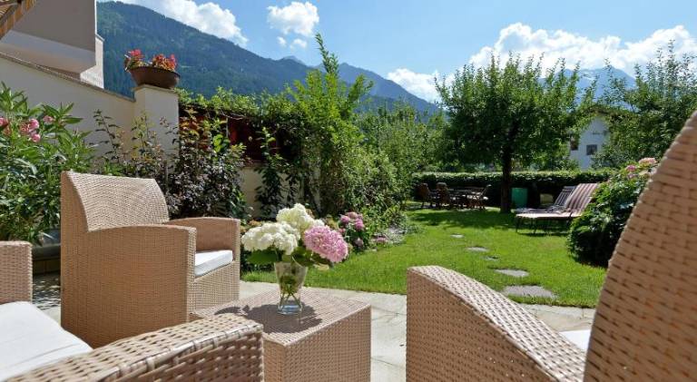 Wonderful serviced apartment with patio, pool & sauna | Ski nearby | Dogs allowed — photo 3
