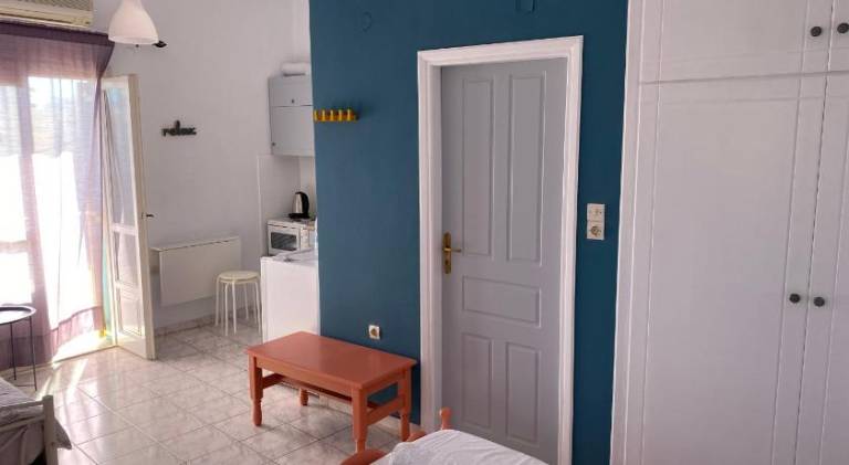 Rental apartment with terrace & yard | Suitable for remote work in Ierapetra